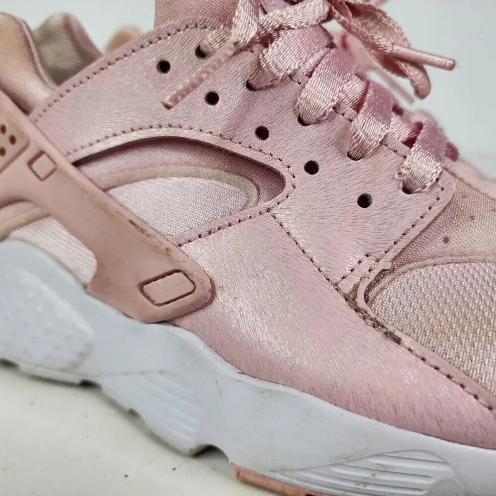 Nike Huarache Run‎ SE Youth Size 7Y Prism Pink Athletic Shoes 904538-600